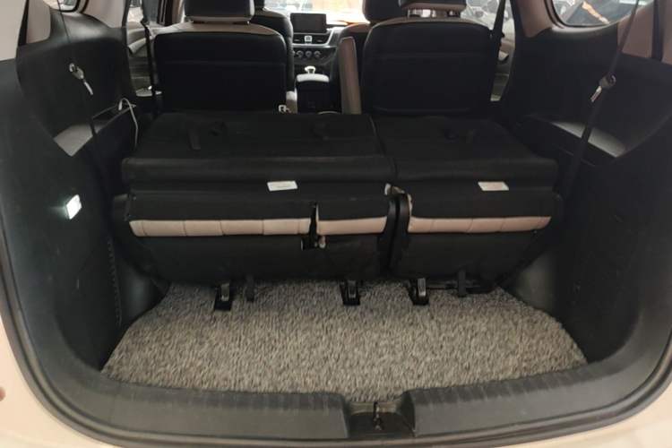 Used Baojun 730 2021 1.5T CVT Fashion Version 7 Seats Trunk