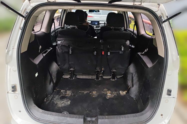 Used Baojun 730 2021 1.5L Manual Fashion Version 7 Seats Trunk