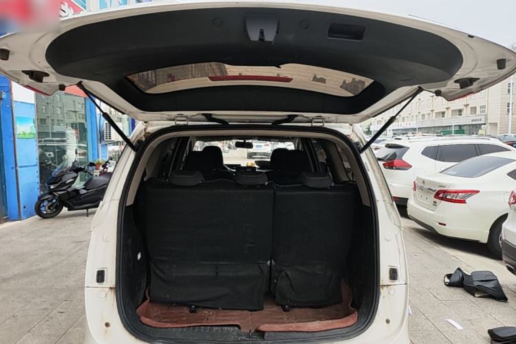Used Baojun 730 2021 1.5L Manual Fashion Version 7 Seats Trunk