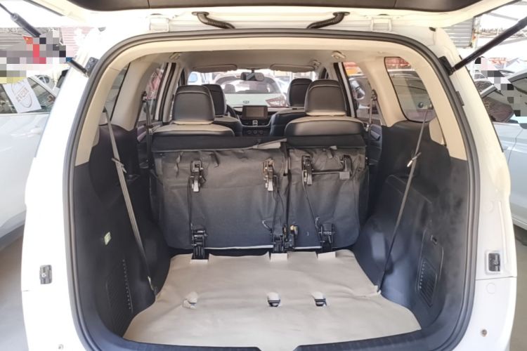 Used Baojun 730 2021 1.5T CVT Fashion Version 7 Seats Trunk
