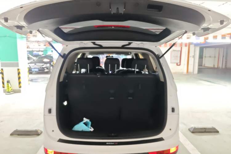 Used Baojun 730 2021 1.5L Manual Fashion Version 7 Seats Trunk