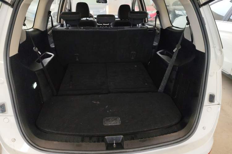 Used Baojun 730 2021 1.5T CVT Fashion Version 7 Seats Trunk