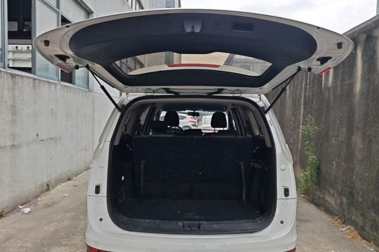 Used Baojun 730 2021 1.5T CVT Fashion Version 7 Seats Trunk