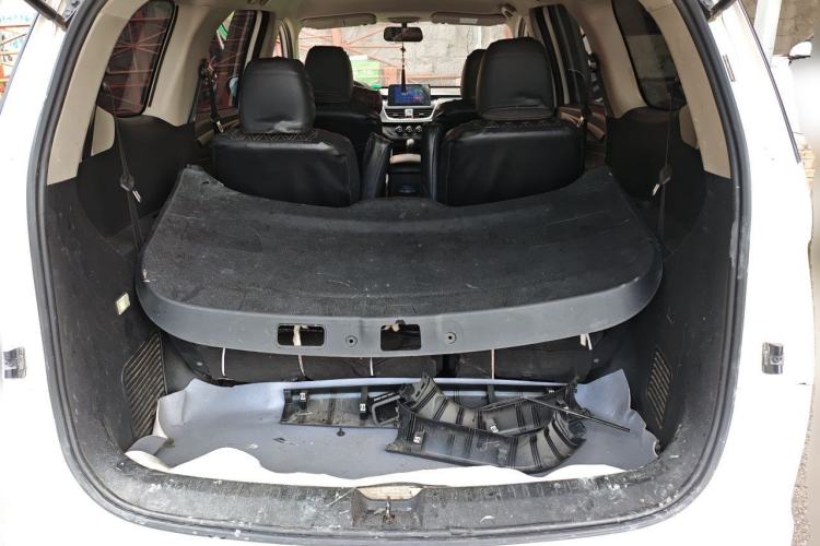 Used Baojun 730 2021 1.5L Manual Fashion Version 7 Seats Trunk