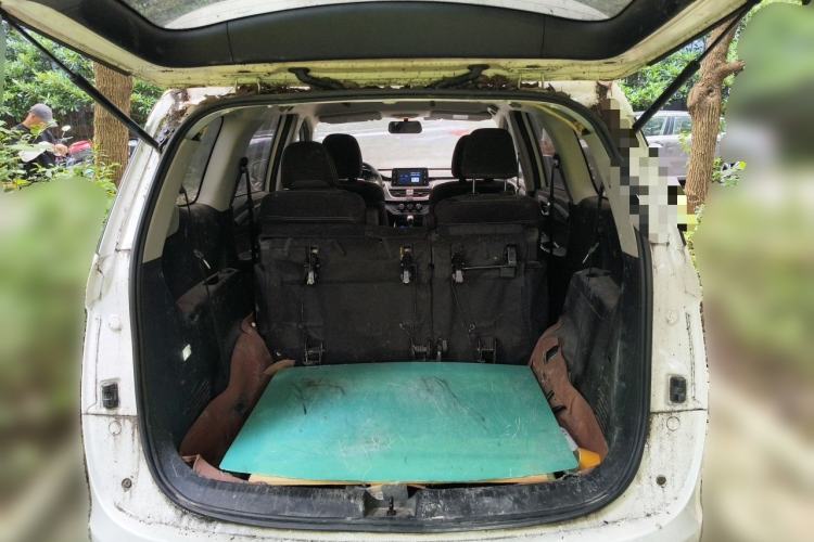 Used Baojun 730 2021 1.5L Manual Fashion Version 7 Seats Trunk