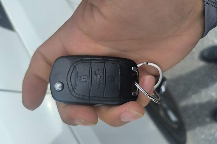 Used Baojun 730 2021 1.5L Manual Fashion Version 7 Seats Vehicle Key