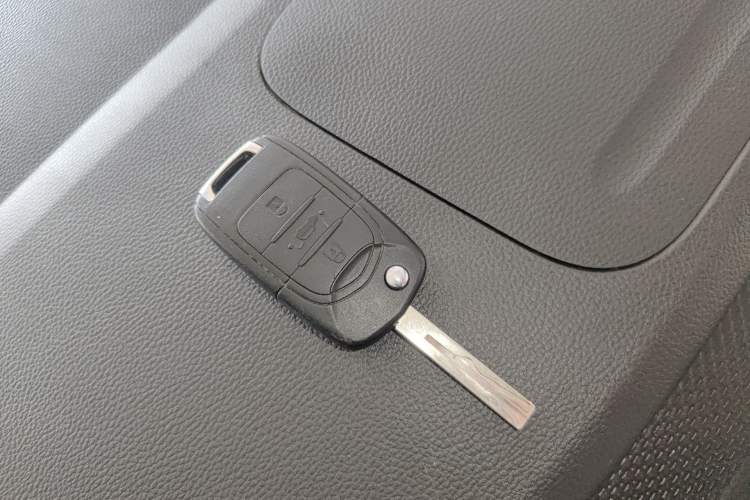 Used Baojun 730 2021 1.5T CVT Fashion Version 7 Seats Vehicle Key