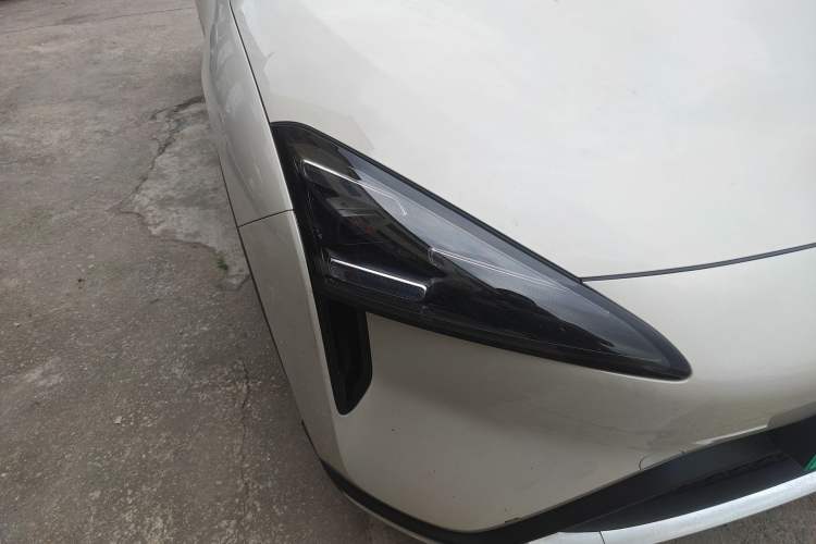Used Baojun E6 2026 Model 500km Enjoyment Edition Right Front Headlight