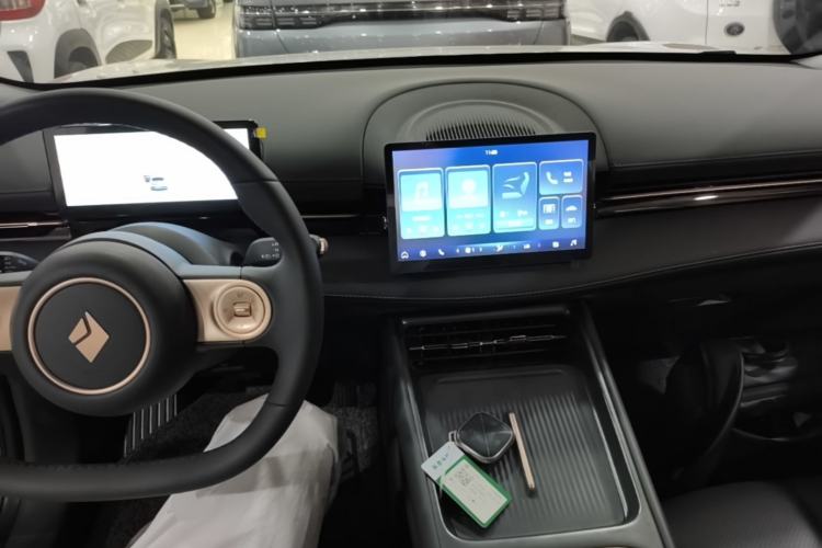 Used Baojun E6 2026 Model 500km Enjoyment Edition Center Console