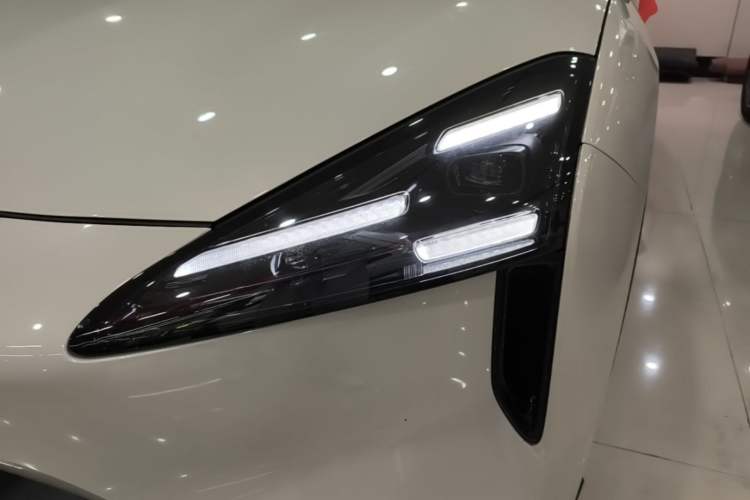 Used Baojun E6 2026 Model 500km Enjoyment Edition Left Front Headlight