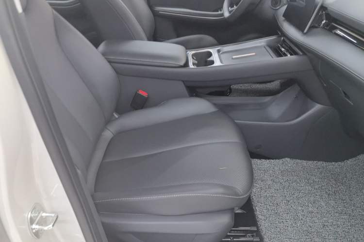 Used Baojun E6 2026 Model 500km Enjoyment Edition Right Front Seat