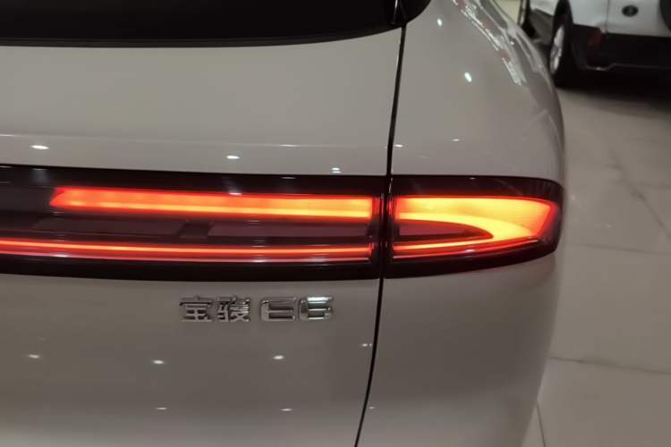 Used Baojun E6 2026 Model 500km Enjoyment Edition Right Rear Taillight