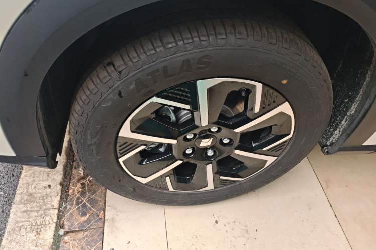 Used Baojun E6 2026 Model 500km Enjoyment Edition Exterior 3