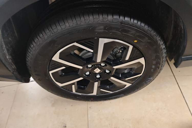 Used Baojun E6 2026 Model 500km Enjoyment Edition Exterior 4