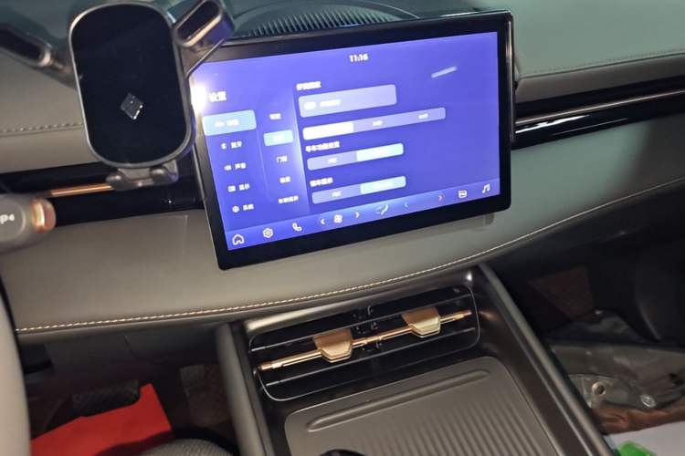 Used Baojun E6 2026 Model 500km Enjoyment Edition Audio And AC Panel