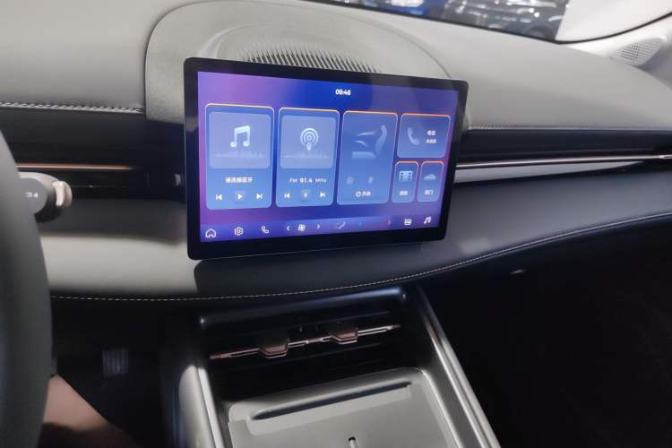Used Baojun E6 2026 Model 500km Enjoyment Edition Audio And AC Panel