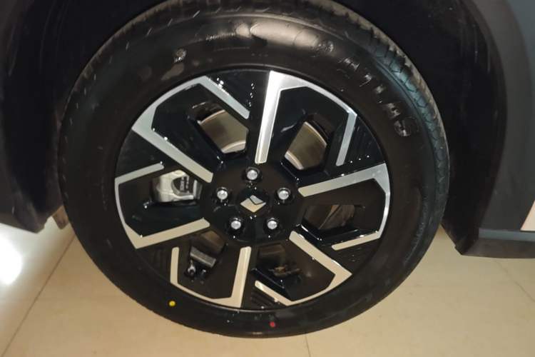 Used Baojun E6 2026 Model 500km Enjoyment Edition Exterior 4
