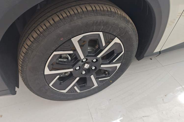 Used Baojun E6 2026 Model 500km Enjoyment Edition Exterior 4