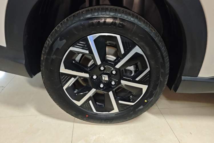 Used Baojun E6 2026 Model 500km Enjoyment Edition Exterior 5