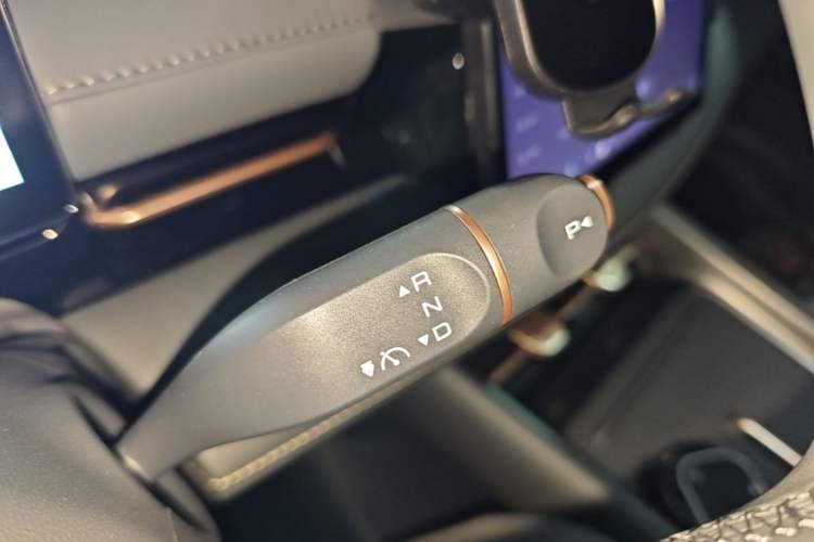 Used Baojun E6 2026 Model 500km Enjoyment Edition Gear Lever