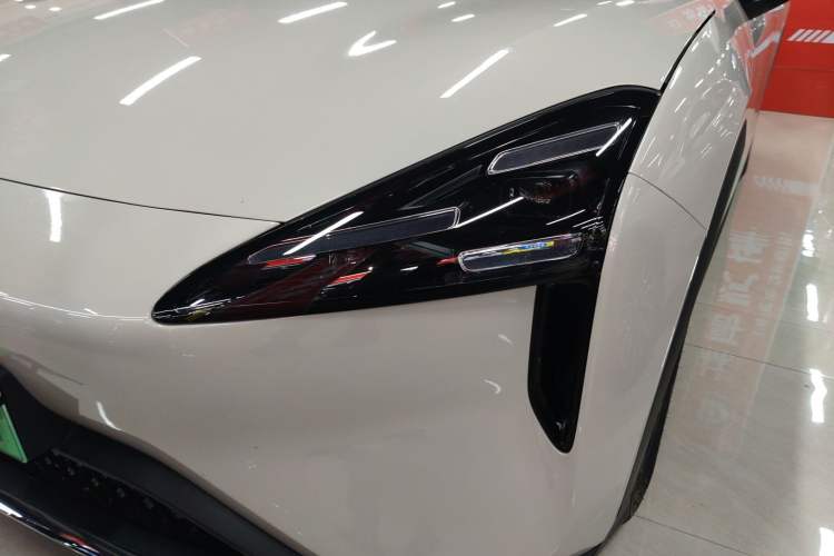 Used Baojun E6 2026 Model 500km Enjoyment Edition Left Front Headlight