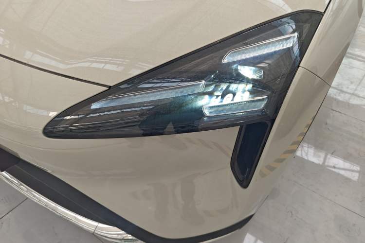 Used Baojun E6 2026 Model 500km Enjoyment Edition Left Front Headlight