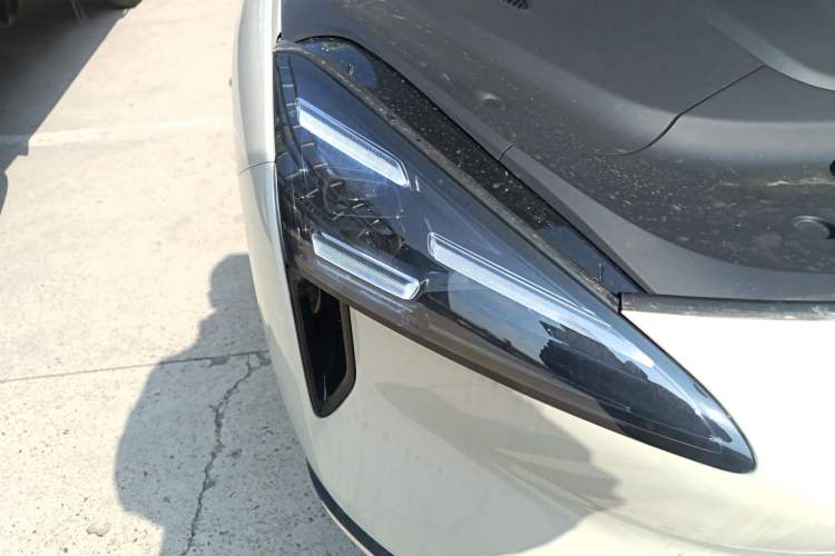 Used Baojun E6 2026 Model 500km Enjoyment Edition Right Front Headlight