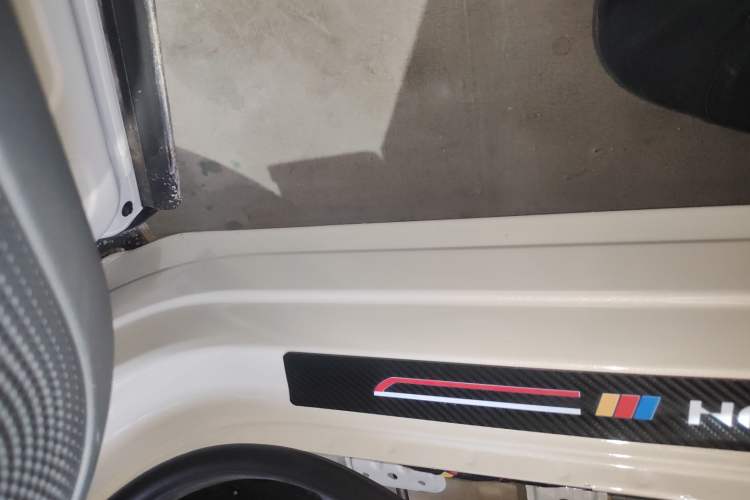 Used Baojun E6 2026 Model 500km Enjoyment Edition Right Side Sill