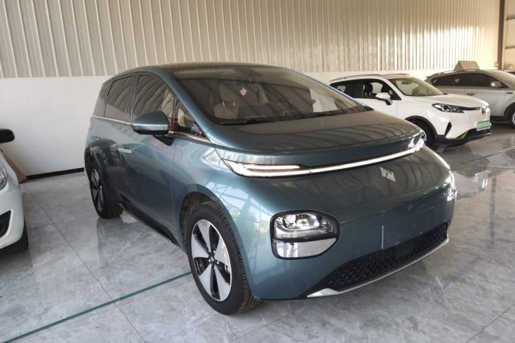 Used Baojun Cloud 2023 460 Max Front Right 45 Deg