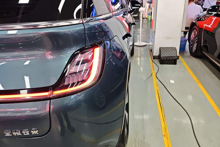 Used Baojun Cloud 2023 460 Max Exterior 1