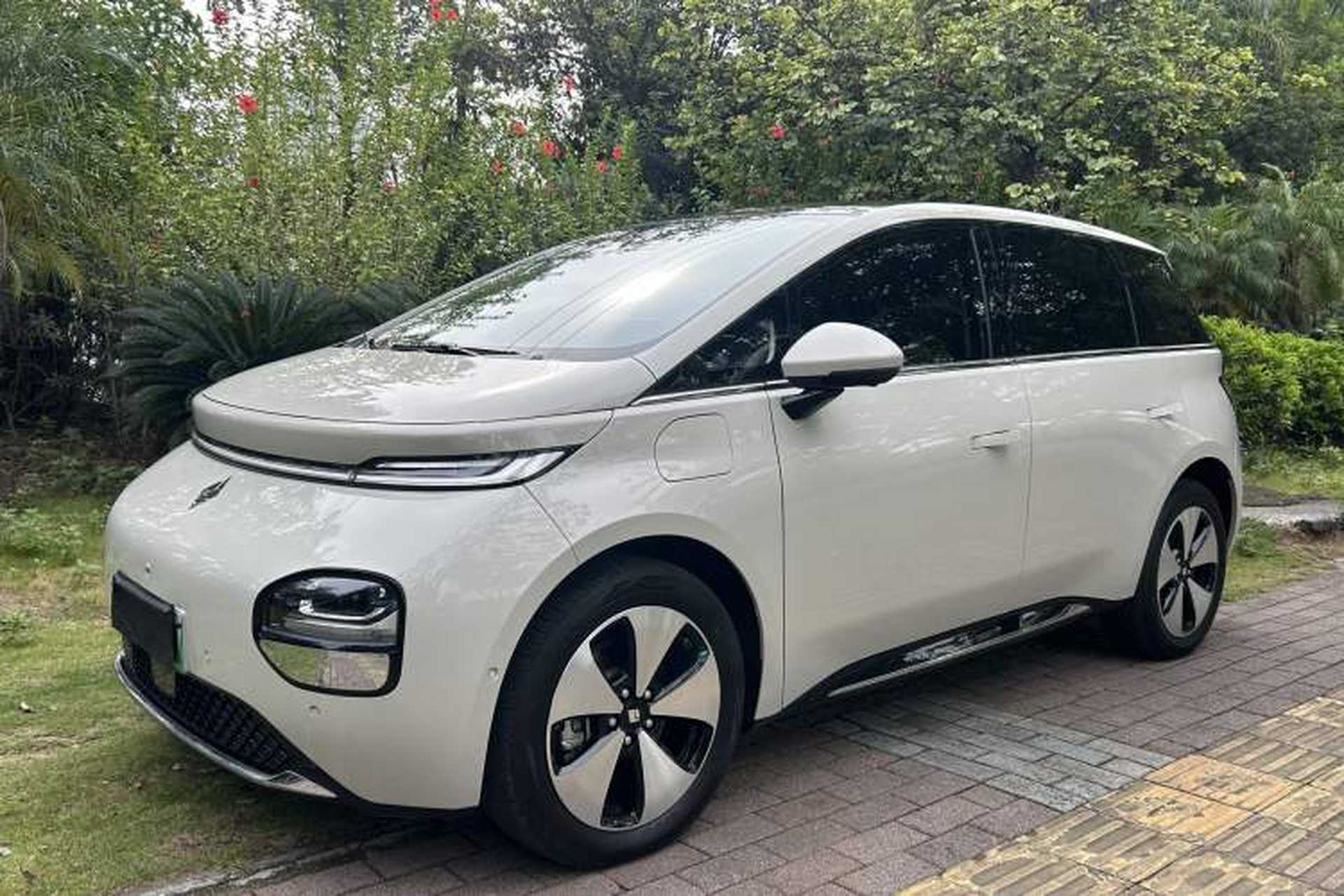 Used Baojun Cloud 2023 460 Pro Front Left 45 Deg