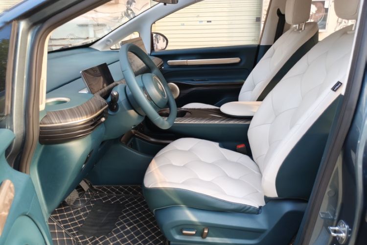 Used Baojun Cloud 2023 460 Max Interior 2