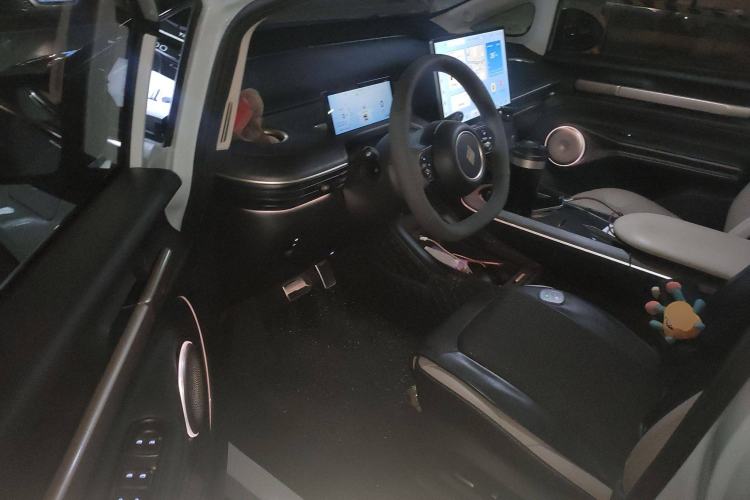 Used Baojun Cloud 2023 460 Max Lingxi Version Interior 3