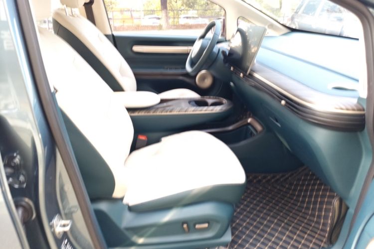 Used Baojun Cloud 2023 460 Max Interior 4