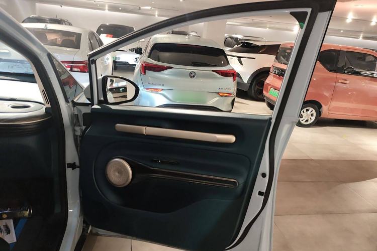 Used Baojun Cloud 2023 460 Pro Interior 5