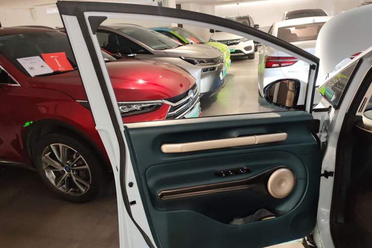 Used Baojun Cloud 2023 460 Pro Interior 7