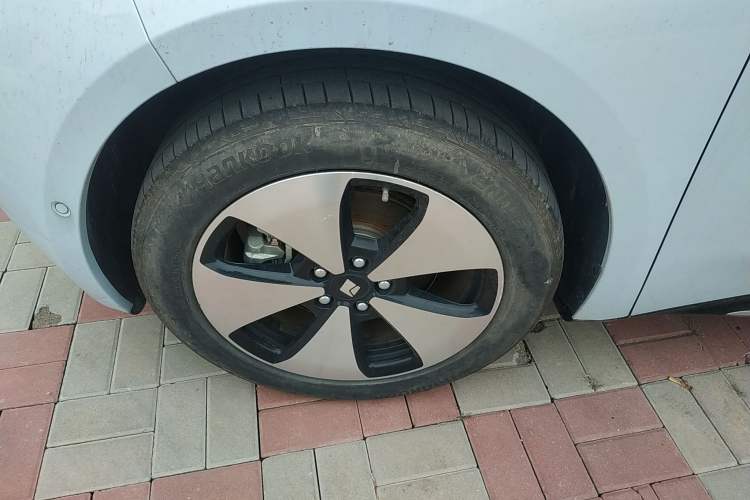 Used Baojun Cloud 2023 460 Max Left Front Wheel Hub