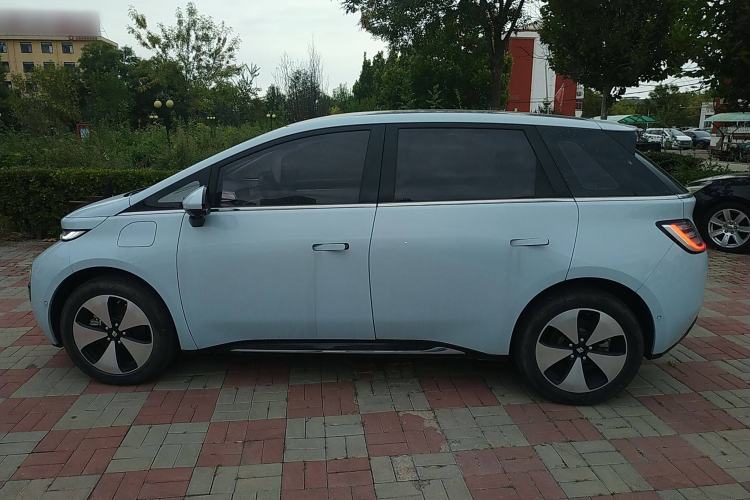 Used Baojun Cloud 2023 460 Max Left Side