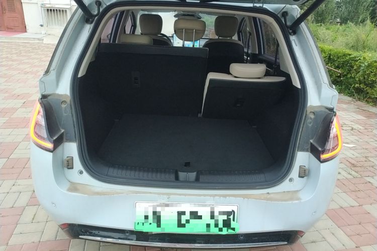 Used Baojun Cloud 2023 460 Max Trunk