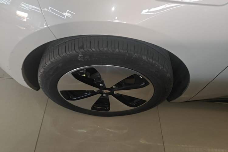 Used Baojun Cloud 2023 460 Max Exterior 4