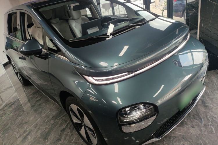 Used Baojun Cloud 2023 460 Pro Front Right 45 Deg