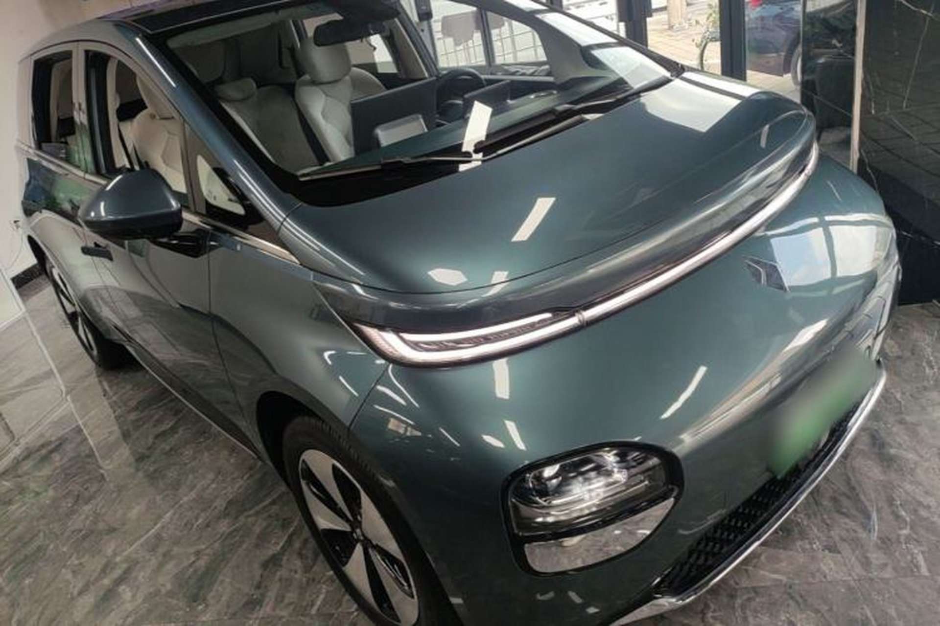 Used Baojun Cloud 2023 460 Pro Front Right 45 Deg