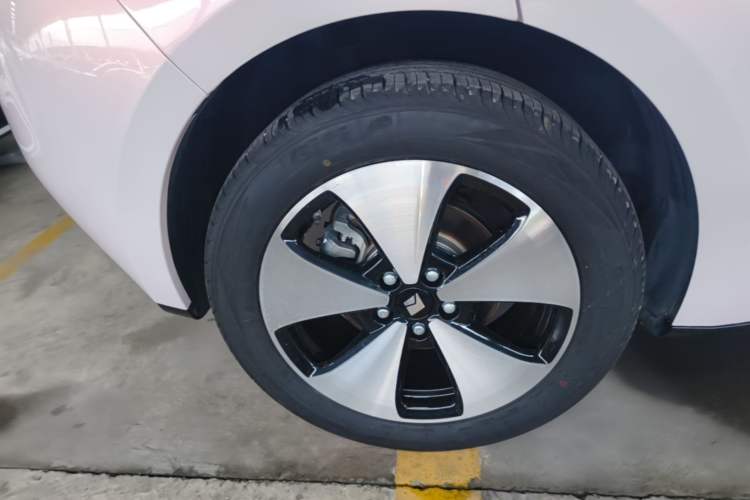 Used Baojun Cloud 2023 460 Max Exterior 5