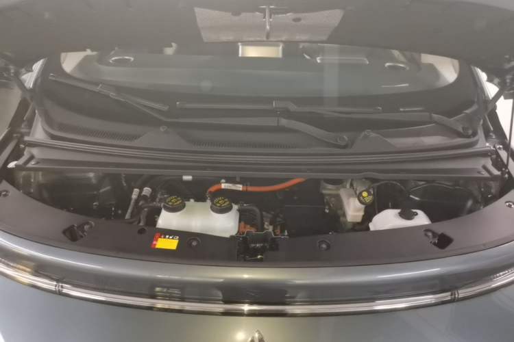 Used Baojun Cloud 2023 460 Max Engine Bay