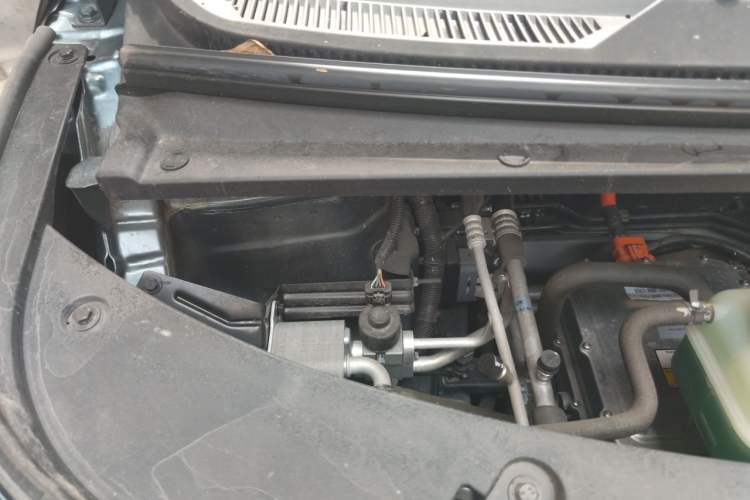 Used Baojun Cloud 2023 460 Pro Engine Bay Right