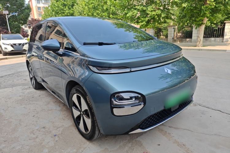 Used Baojun Cloud 2023 460 Pro Front Right 45 Deg