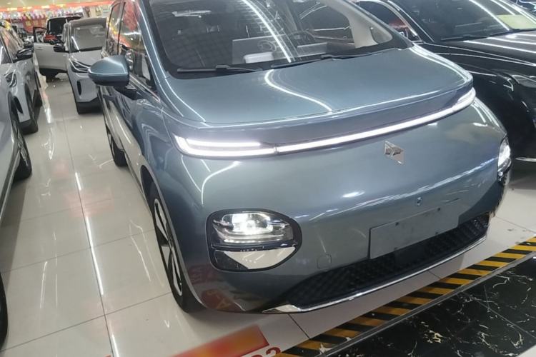 Used Baojun Cloud 2023 460 Pro Front Right 45 Deg
