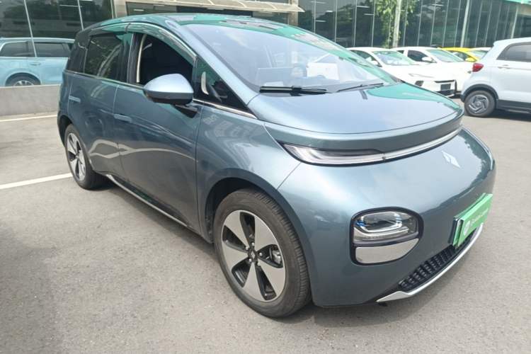 Used Baojun Cloud 2023 460 Pro Front Right 45 Deg
