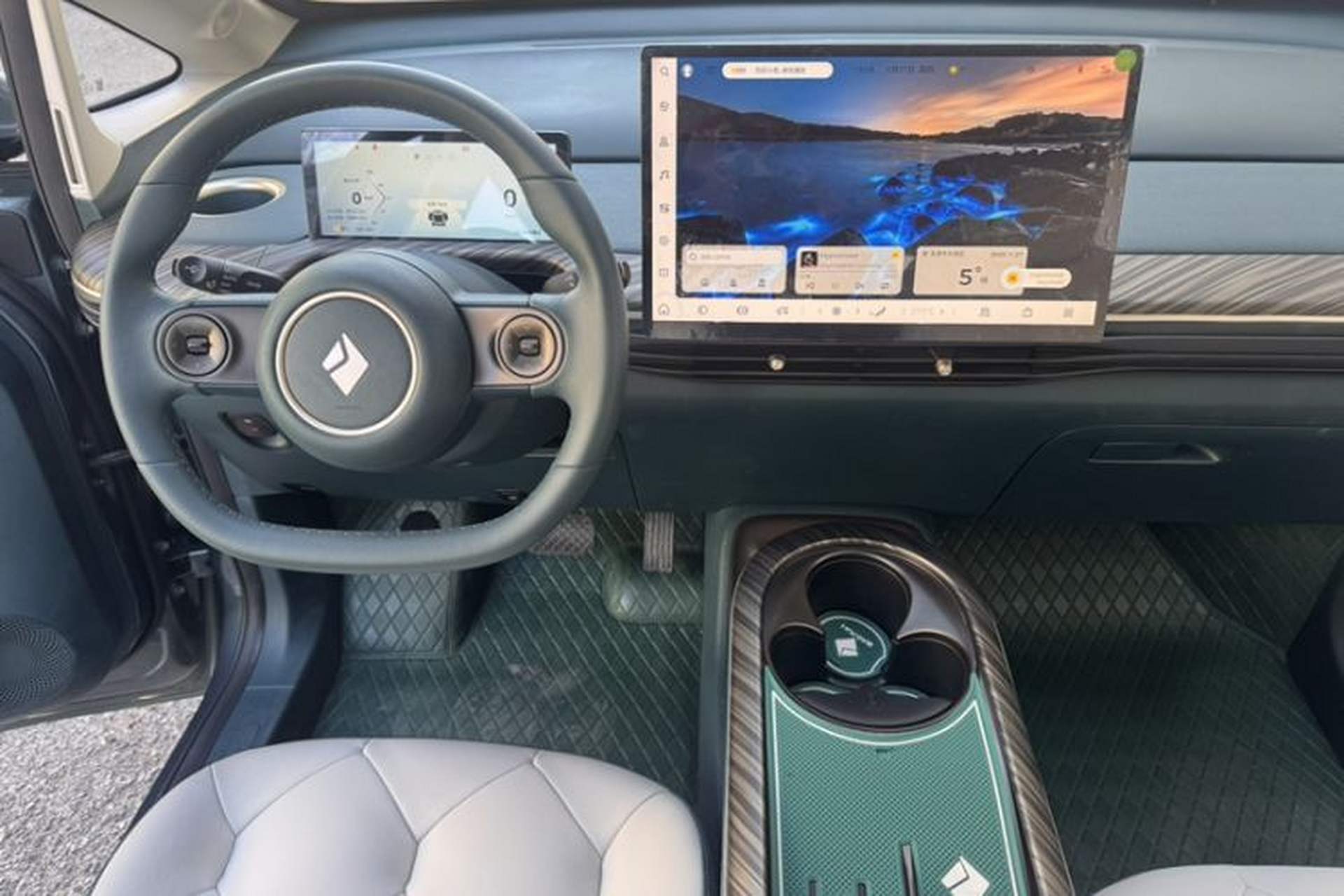 Used Baojun Cloud 2023 460 Pro Interior 1