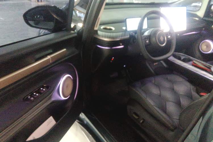 Used Baojun Cloud 2023 460 Max Interior 3